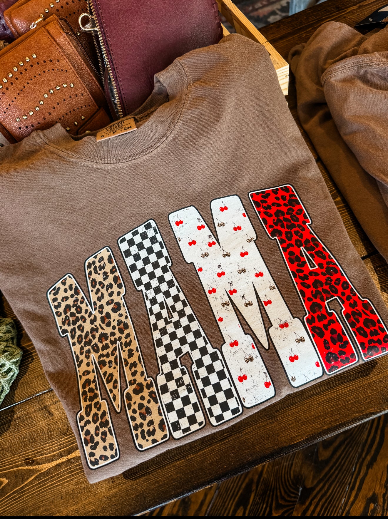 Mama Retro Graphic Tee
