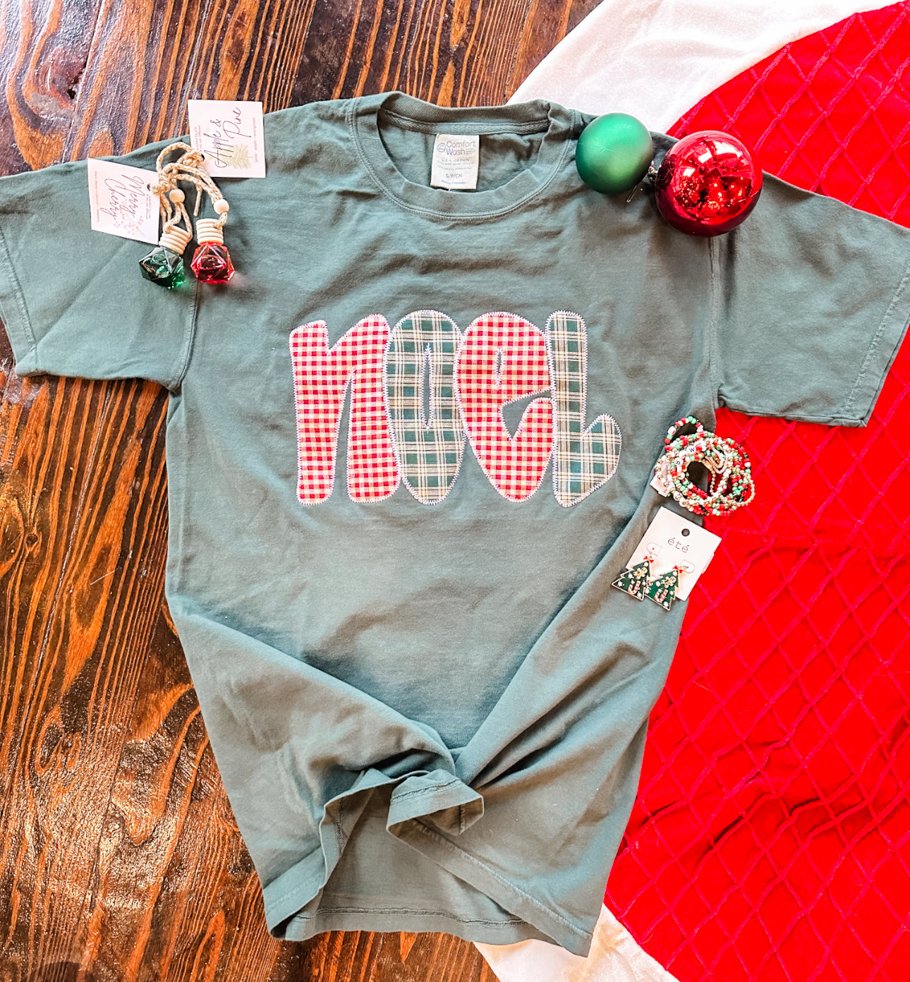 Noel Cottage Short Sleeve