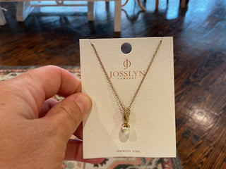Darling Pearl Necklace