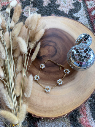 Daisy Pearl Bracelet