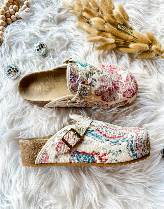 Qwest Mia Mule