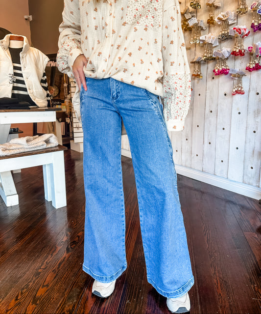 Roxi Wide-Leg Scallop Jeans