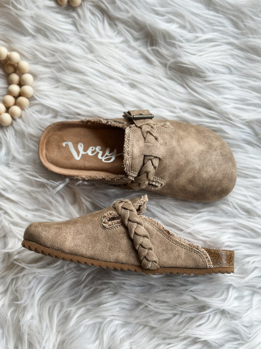 Iris Clog